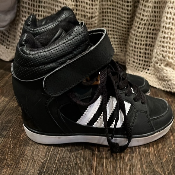 ADIDAS WEDGE SNEAKERS SIZE 5 - Picture 4 of 6